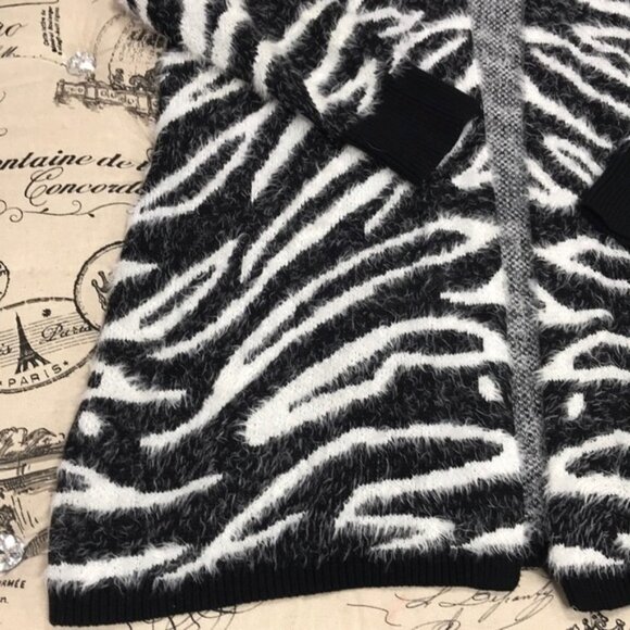 SUSINA Animal Print Eyelash Knit Cardigan - Picture 4 of 6